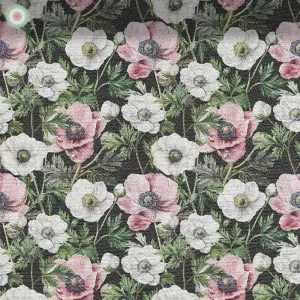 Zarte Blütenpracht auf Schwarz